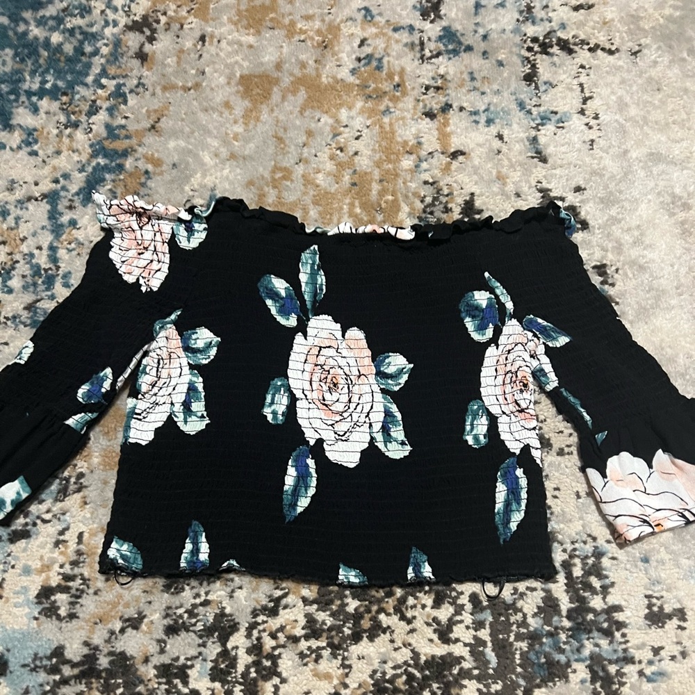 Kendall + Kylie Crop